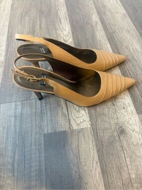 Vintage Stuart weitzman Slingback 
Pumps